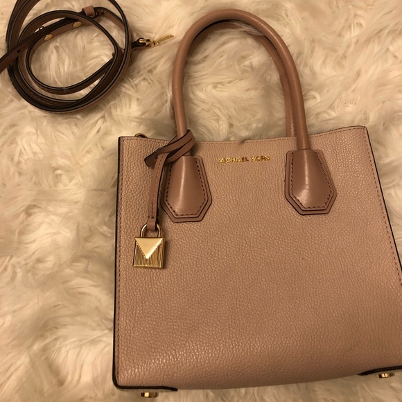 Micheal Kors Mini Hand Tote - Picture 3 of 8